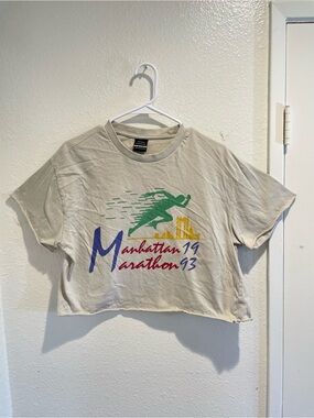 🗽 Retro 90s Inspired Manhattan Marathon Graphic Tee M